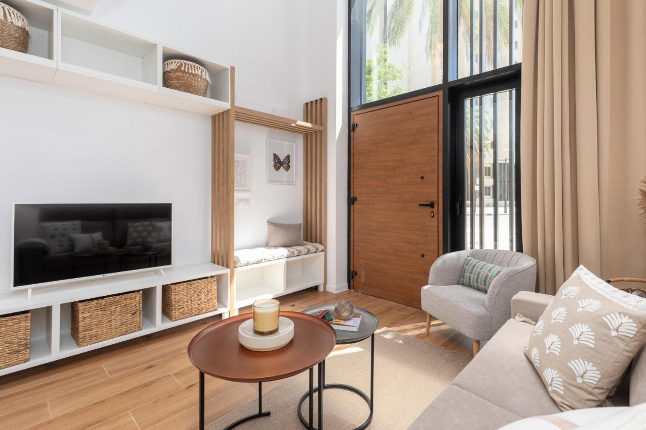 Apartup Opera Loft Love Valencia Exterior photo